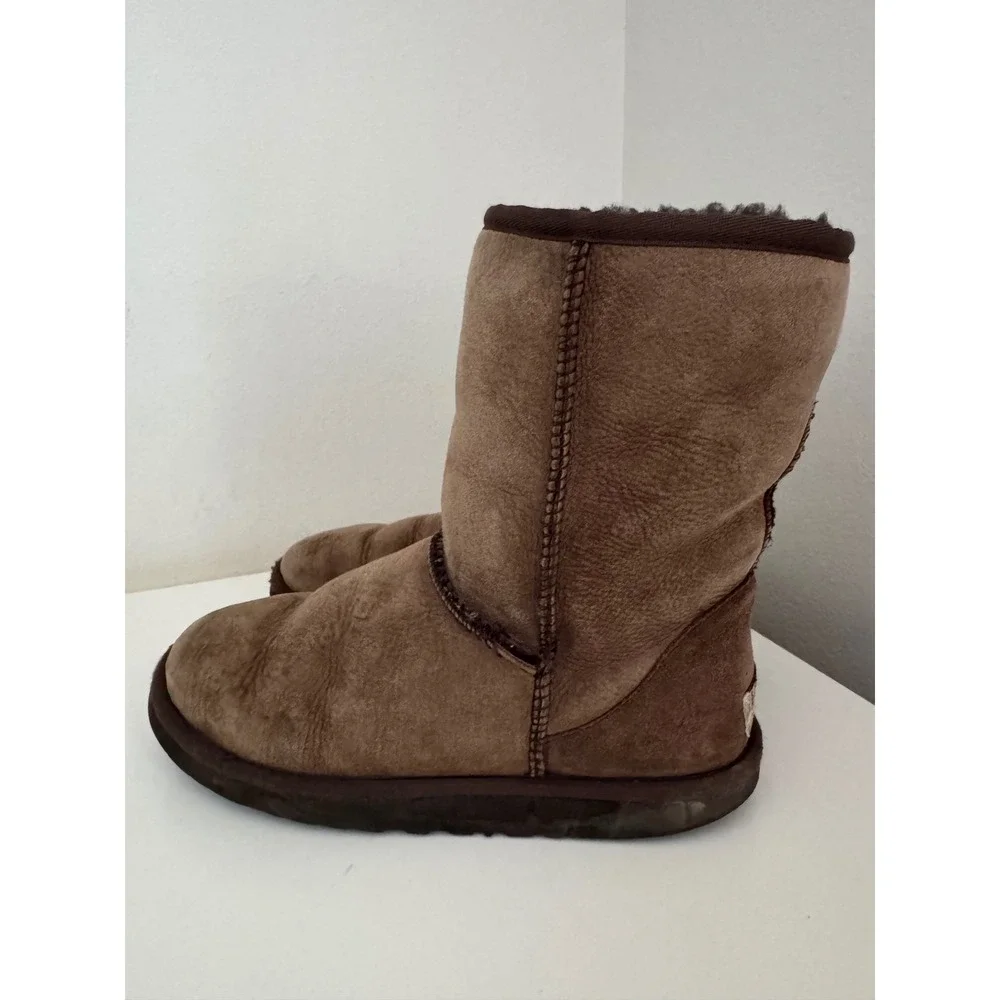 UGG Australia Classic Short 5825 Brown Sheepskin Boots Womens 8